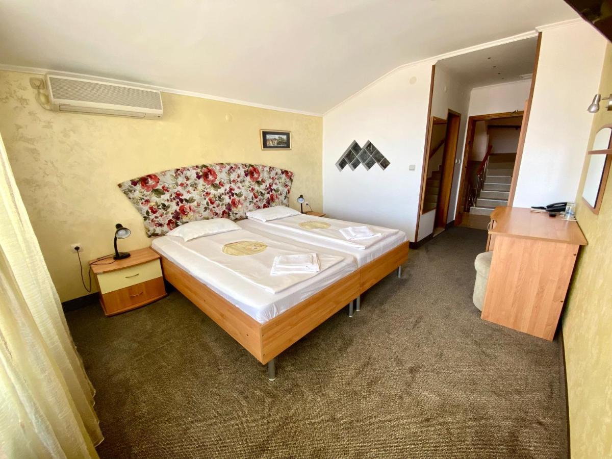 Family Hotel The Golden Fish Sozopol Ngoại thất bức ảnh