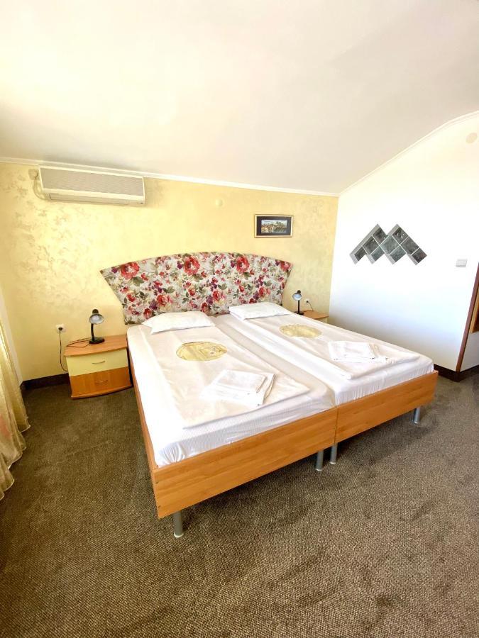 Family Hotel The Golden Fish Sozopol Ngoại thất bức ảnh