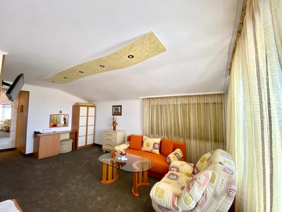 Family Hotel The Golden Fish Sozopol Ngoại thất bức ảnh