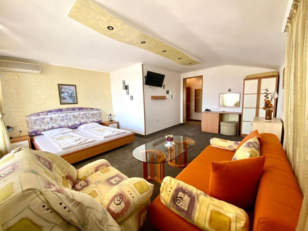 Family Hotel The Golden Fish Sozopol Ngoại thất bức ảnh