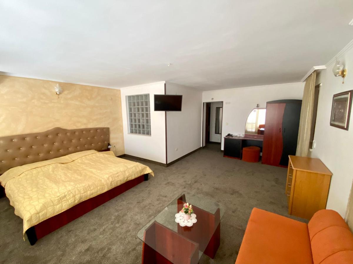 Family Hotel The Golden Fish Sozopol Ngoại thất bức ảnh